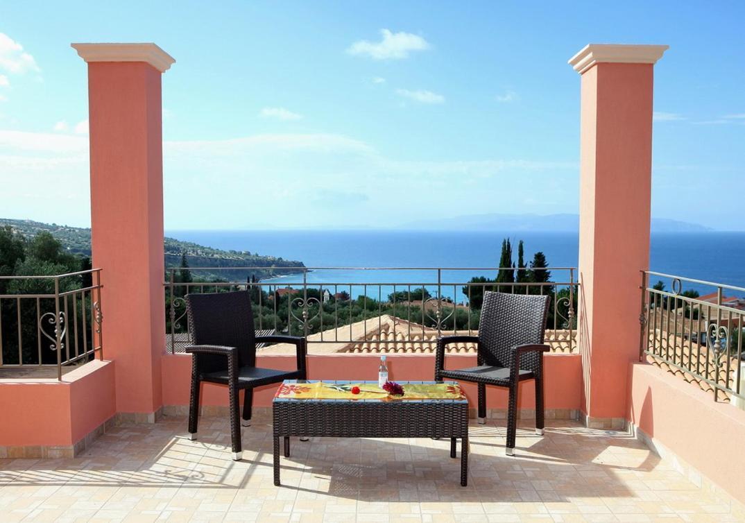 Provenzo And Meliti Villas Lourdata  Dış mekan fotoğraf